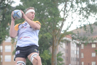 Aschcroft-Leigh gana una touche.-ISRAEL L. MURILLO