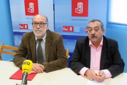 Campo (dcha.) y Adrián (izq.) en la rueda de prensa en la que anunciaron que el alcalde no encabezará la lista-E. M.