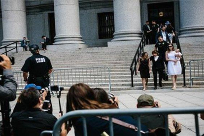 Algunas de las víctimas de Jeffrey Epstein en la corte de Nueva York.-