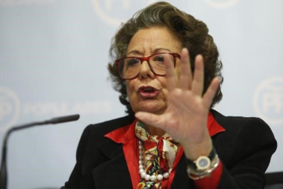 La exalcaldesa de Valencia, Rita Barberá, en rueda de prensa.-MIGUEL LORENZO