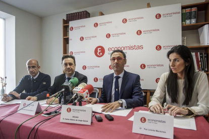 De izquierda a derecha, José Ángel Molina, Jesús Fernández, Carlos Alonso de Linaje y Paz Llorente.-SANTI OTERO