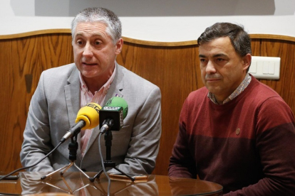 Domingo Hernández Araico y Juan José Asensio presentan la candidatura conjunta del PCAS-TC y España Vaciada en Burgos. SANTI OTERO
