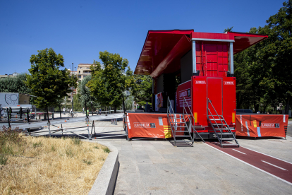 Imagen del escenario instalado por la organización de la Vuelta a España. SANTI OTERO