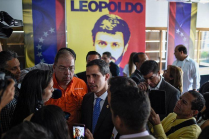 Juan Guaidó en un acto con motivo de la detención de opositor Leopoldo López, actualmente preso.-AFP