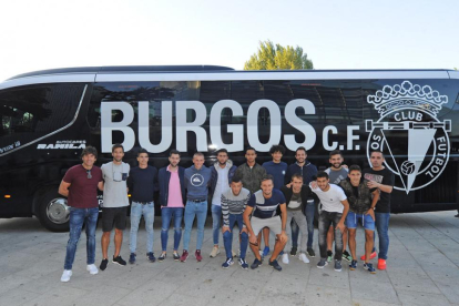El Burgos CF presentó ayer su nuevo autobús-Israel L. Murillo