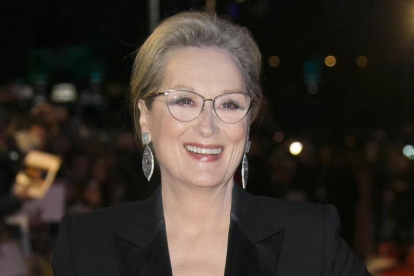 Meryl Streep, en el 'set' de rodaje de 'Los archivos del Pentágono' junto al director Steven Spielberg (Izquierda) y al actor Tom Hanks-/NIKO TAVERNISE