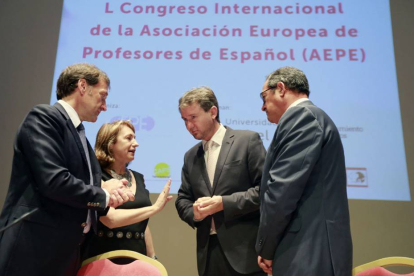 Barahona, Lacalle, Celma y Fernández Mardomingo charlan en la inauguración del congreso.-RAÚL OCHOA