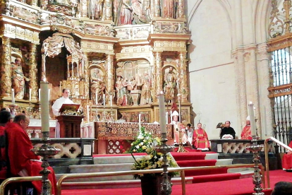 El arzobispo de Burgos, don Mario Iceta, presidió la misa pontifical en la solemnidad de los apóstoles Pedro y Pablo. S. L. C.