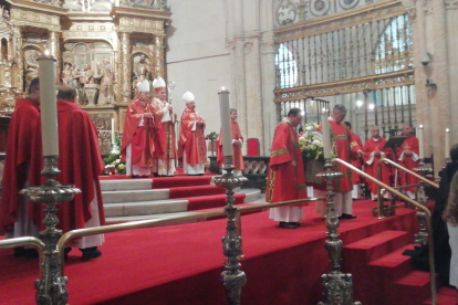 El arzobispo de Burgos, don Mario Iceta, presidió la misa pontifical en la solemnidad de los apóstoles Pedro y Pablo. S. L. C.