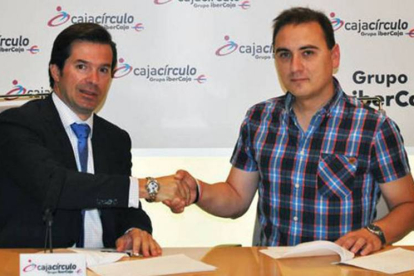 Jorge Sicilia y Esteban Palacios sellaron el acuerdo ayer por la mañana.-