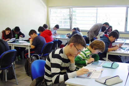 Los estudiantes del centro en el aula piloto Weclass-Telefónica.-B. C.