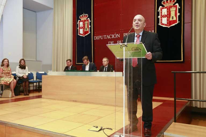 El director, Antonio Granados, en el inicio de la apertura del curso académico.-RAÚL G. OCHOA