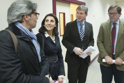 Jesús Ortego y Gloria Bañeres, de Ciudadanos, y Javier Lacalle junto a Salvador de Foronda (PP).-ISRAEL L. MURILLO