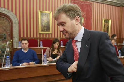 El alcalde Javier Lacalle, durante un Pleno municipal-R. G. O.