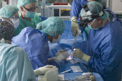 La actividad quirúrgica en los hospitales de la region se redujo un 70% de marzo a mayo y un 20% con el reinicio de la actividad en junio. RAÚL G. OCHOA