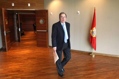 El presidente de la Junta, Juan Vicente Herrera, en el Pleno de las Cortes de Castilla y León-Ical