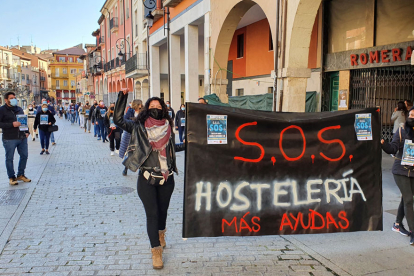 Una de las manifestaciones de los hosteleros en Aranda. L. VELÁZQUEZ
