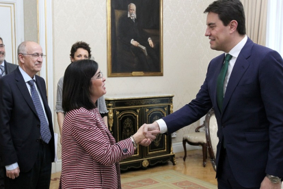 La ministra de Política Territorial y Función Pública, Carolina Darias, se reúne con el consejero de la Presidencia, Ángel Ibáñez.