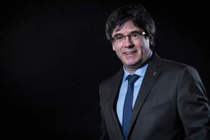 El expresident Carles Puigdemont, durante una sesión fotográfica en Bruselas.-EMMANUEL DUNAND (AFP)