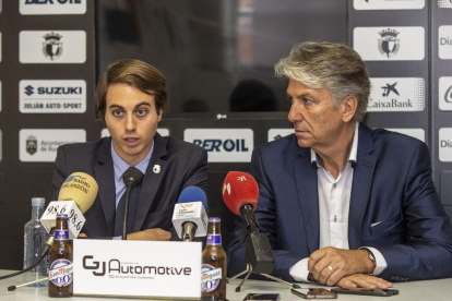 Franco Caselli y César Traversone durante la rueda de prensa.-SANTI OTERO