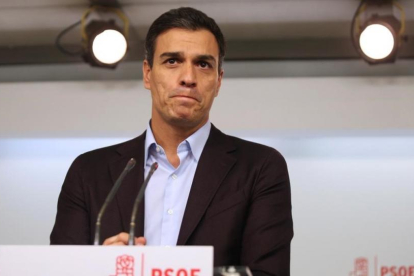 Pedro Sánchez, el pasado 1 de octubre, durante la comparecencia en la que anunció su dimisión.-REUTERS / SUSANA VERA