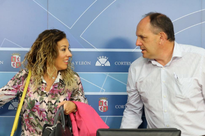 Aceves y Jiménez antes de comenzar su intervención.-ICAL