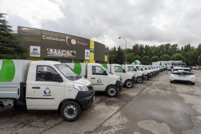 15 camionetas de limpieza listas para funcionar por Burgos. SANTI OTERO