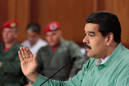 El presidente de Venezuela, Nicolás Maduro, participa en una reunión con gobernadores y diputados adeptos al Gobierno.-EFE