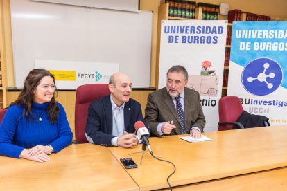 Martha Orozco, Jordi Rovira y Juan Carlos Santillana.-ECB