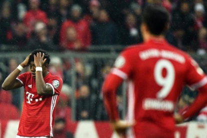 David Alaba, abatido tras el partido contra el Borussia Dortmund durante la semifinal de Copa.-EFE / CHRISTIAN BRUNA