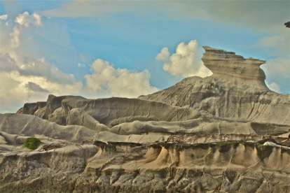 Formación rocosa de Kapurpurawan en Burgos Ilocos Norte (Filipinas)