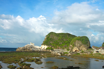 Rocas de Kapurpurawan de Burgos Ilocos Norte en FIlipinas.