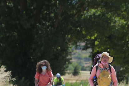 Peregrinos realizando el Camino de Santiago el pasado mes de julio. RAÚL G. OCHOA