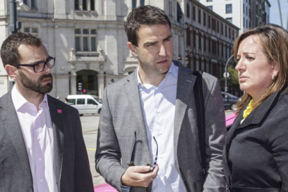 Sergio Carpio (i), Gorka Maneiro y Rosario Pérez Pardo.-SANTI OTERO