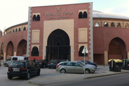Entienden que detrás de la licencia de la plaza de toros, puede haber una presunta trama de corrupción.-L. V.