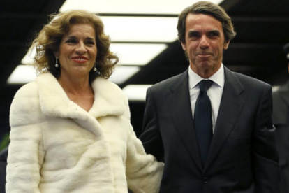 José María Aznar y su esposa, Ana Botella.-EFE / JUANJO MARTÍN