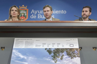 El alcalde de Burgos, Javier Lacalle, presidió la presentación de las obras de El Plantío.-SANTI OTERO