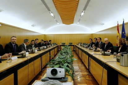 Reunión de la Comisión de Seguimiento del Pacto Antiyihadista que se ha celebrado en la sede del Ministerio del Interior.-JUAN MANUEL PRATS