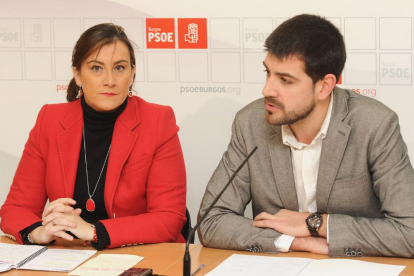 Ana Sánchez y David Jurado, durante la rueda de prensa de ayer.-ISRAEL L. MURILLO