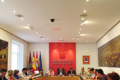 La sesión plenaria mirandesa de hoy comienza a las 12 horas-E. M.