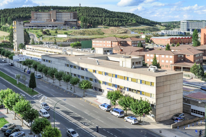 La sede de la Policía Local y de los Bomberos está ubicada en la avenida de Cantabria. ISRAEL L. MURILLO