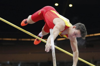 El saltador de pértiga catalán, Didac Salas, durante los Campeonatos de Europa de Atletismo de 2015.-VALDRIN XHEMAJ / EFE