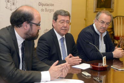Máximo López, César Rico y Ángel Carretón, durante la rueda de prensa de ayer.-ECB