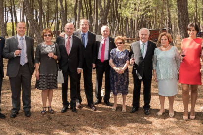 El aniversario se celebró con un cóctel y posterior comida en las instalaciones de la bodega en Pedrosa.-J. I. BERDÓN