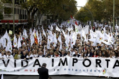 Cabeza de la manifestación convocada para expresar el compromiso ciudadano con los derechos del no nacido y en contra de que el Gobierno haya retirado la reforma de la actual ley del aborto.-EFE