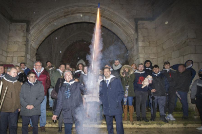 El chupinazo en la Real y Antigua abrió la fiesta de las Candelas.-ISRAEL L. MURILLO