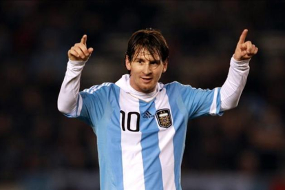 Leo Messi, enfundado en la camiseta de la selección argentina.-CÉZARO DE LUCA / EFE