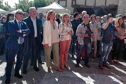 La presidenta de la Diputación de Palencia, María Ángeles Armisén, inauguró la Fiesta de la Cebolla Horcal.-ICAL