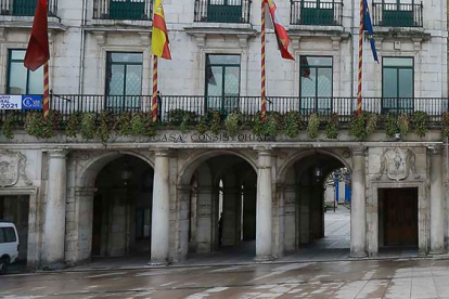 Fachada del Ayuntamiento de Burgos. ECB