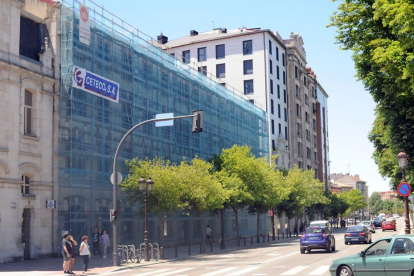 Las obras, en el edificio de la calle Valladolid, comenzaron el pasado abril.-ISRAEL L. MURILLO